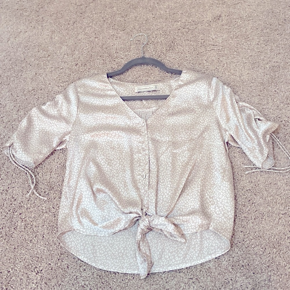 Abercrombie & Fitch Cheetah Print Top MUST GO BY MAY 13th!!! Make me an offer!
